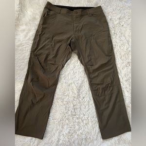 KUHL RENEGADE Rock Men’s Pants - Size 38 x30 - tapered fit